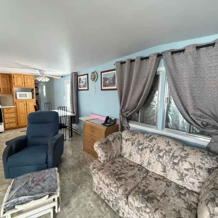 Mobile Home for Sale 2 Beds Large Garden Detached Garage