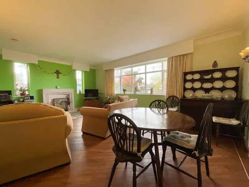 3 Bed Detached House For Sale Near Three Pools Waterway