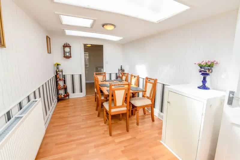 4 5 Bedroom Family Home with Workshop and Gardens