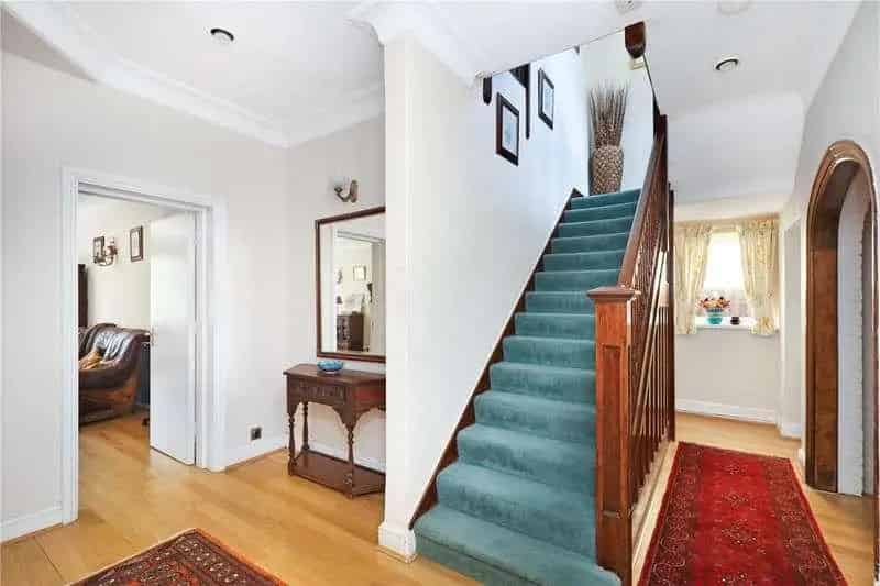 7 Bed Detached House For Sale