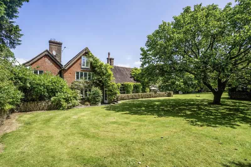 6 Bedroom Detached Farmhouse with Pool and Equestrian Potential