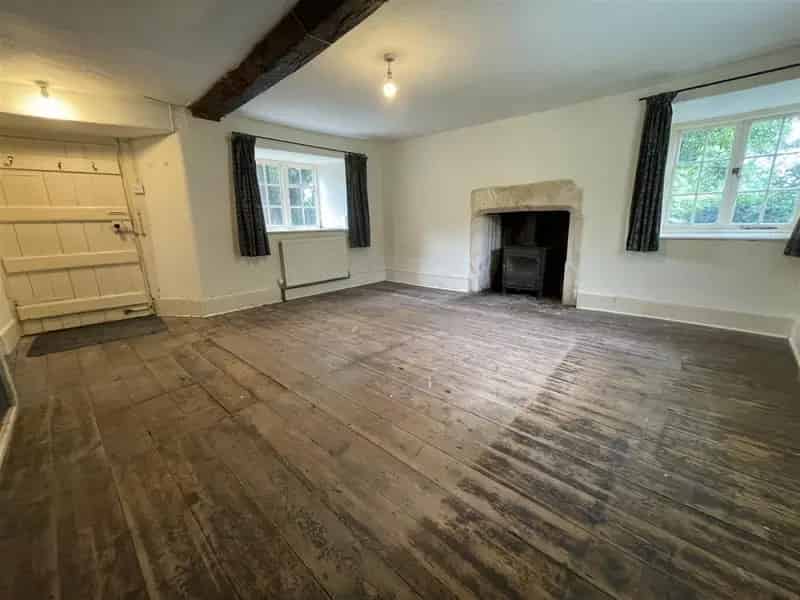 3 Bedroom Detached Cotswold House For Sale