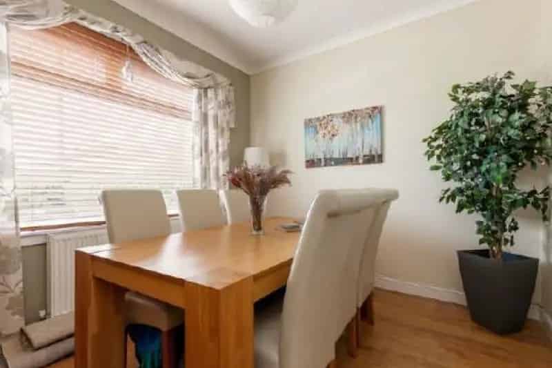 3 Bedroom Semi-Detached House in Crewe Edinburgh