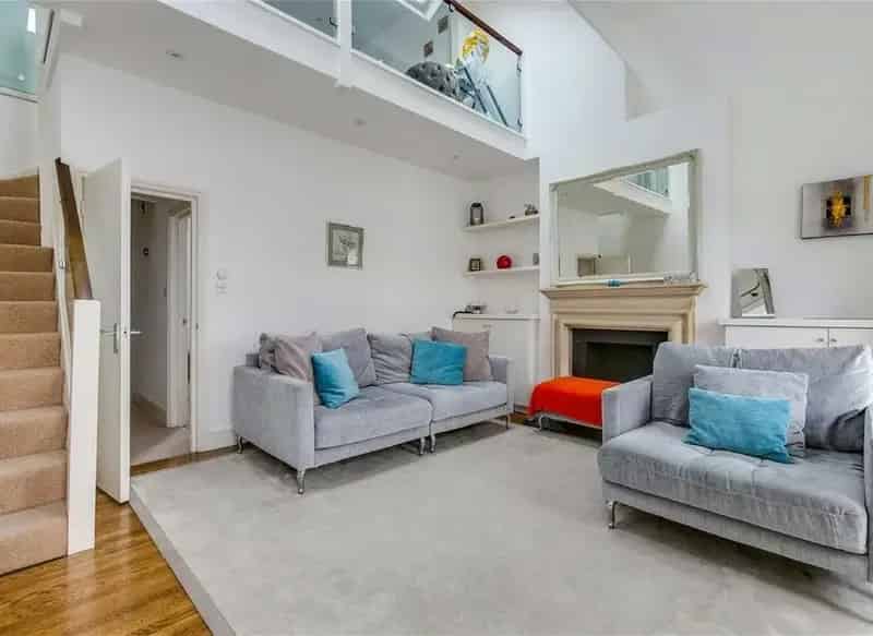 Flat For Sale , Sedgeford Road, London, England