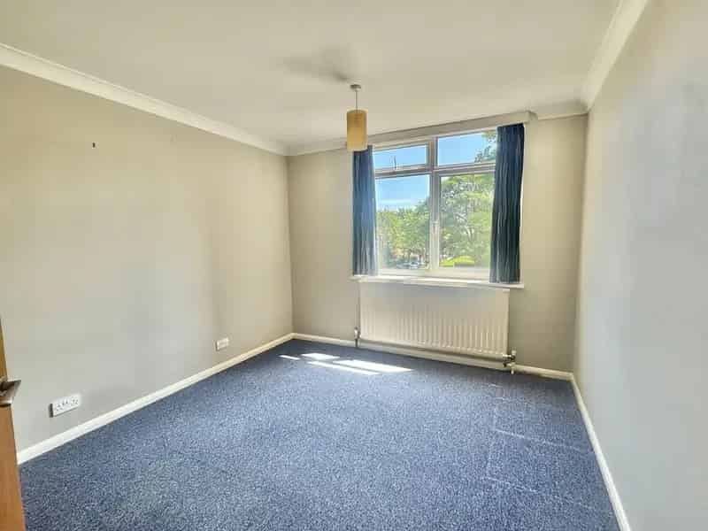 2 Bedroom Flat for Sale Folkestone Kent CT20