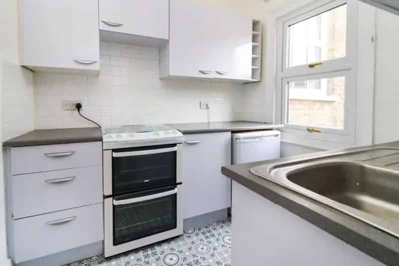 1 Bedroom Apartment for Sale Warwick Avenue