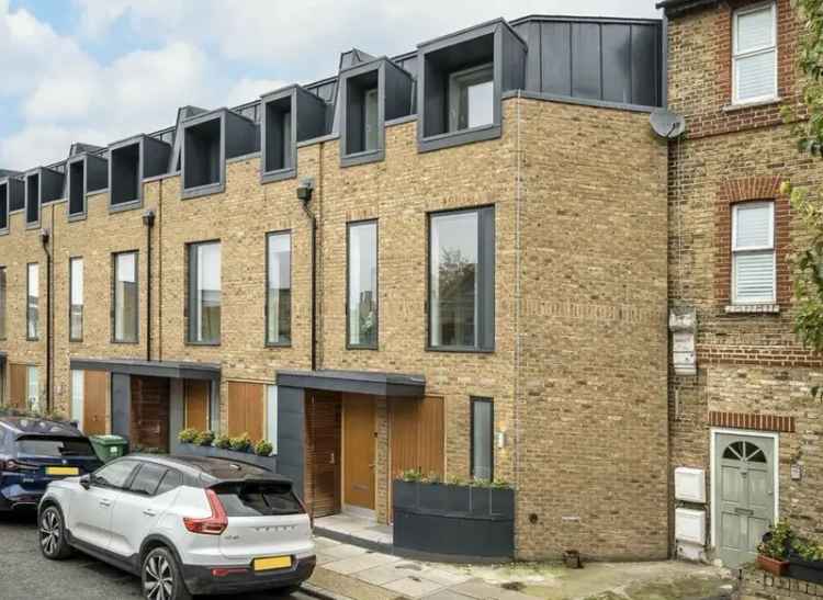 Spacious 4-Bedroom Modern Home in East Dulwich