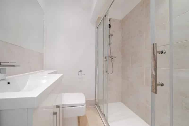 One Bedroom First Floor Period Conversion Flat Chain Free