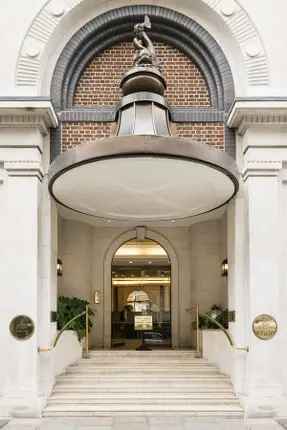 Mayfair Flat for Sale: 5 Beds, 4 Baths, Park Lane Views
