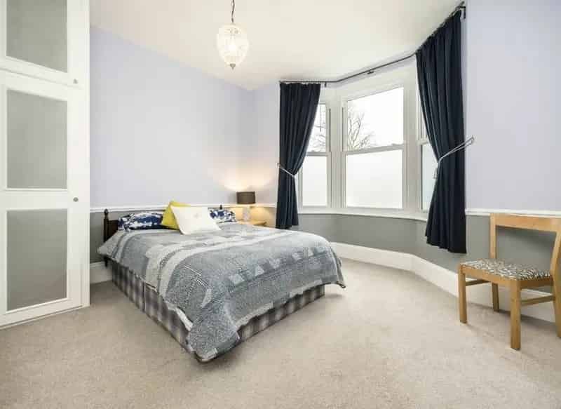 Amazing 2-Bedroom Flat with Rooftop Views near Brunswick Park
