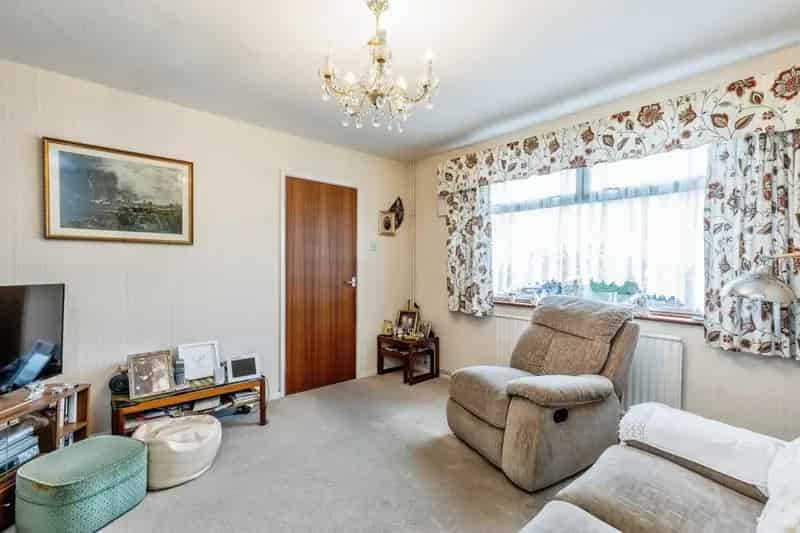 3 Bed Terraced House For Modernisation - No Onward Chain