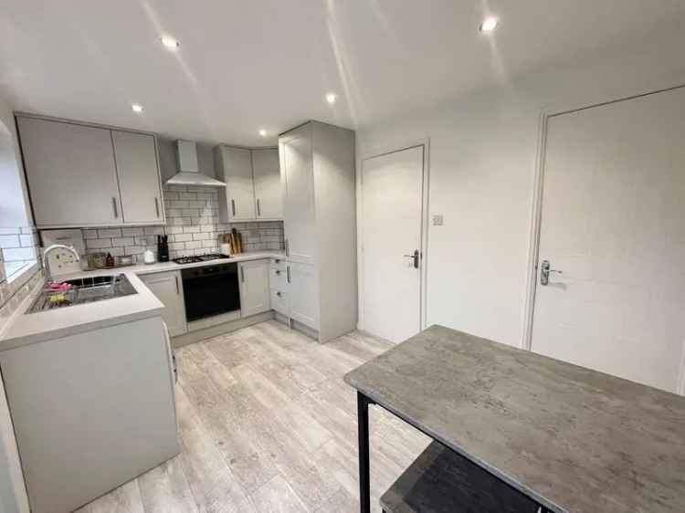 3 Bedroom Terraced House for Sale in Clayton Village