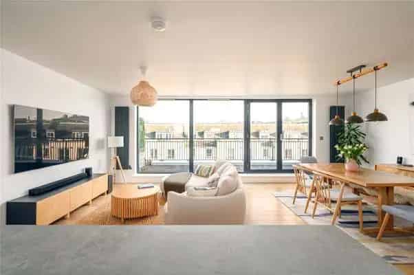 Luxury Edinburgh Penthouse Apartment 3 Beds 2 Baths Skyline Views