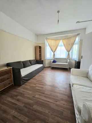 Terraced house to rent in Fishponds Road, Tooting SW17