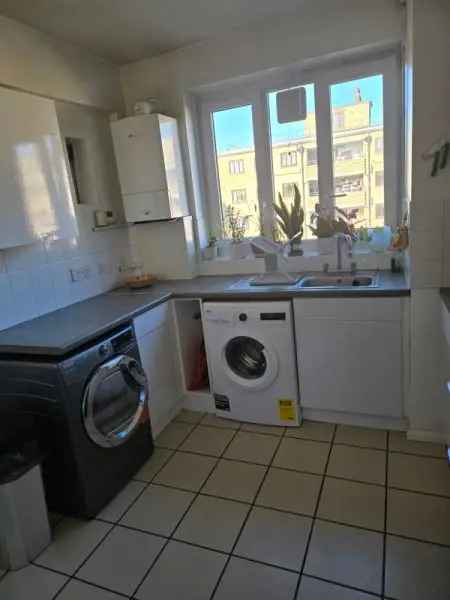 3-Bed Flat near Manor House Finsbury Park Stations