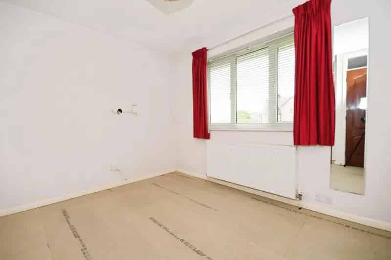 4 Bed Bungalow For Sale - Needs Modernisation