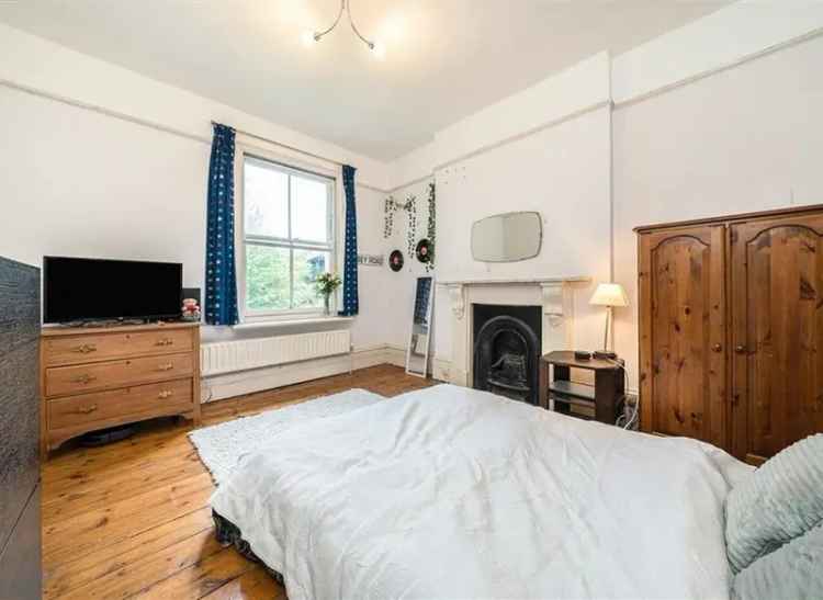 Elegant 4-Bedroom Victorian Home Near Telegraph Hill Park