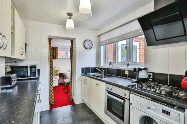 Two Double Bedroom Ground Floor Apartment with Private Garden and Parking
