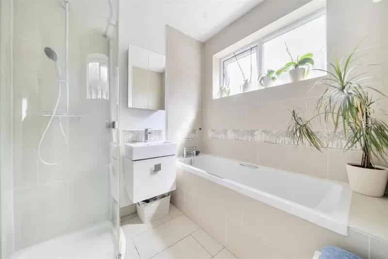 3 Bed Family Home For Sale Large Garden Near Tube Station