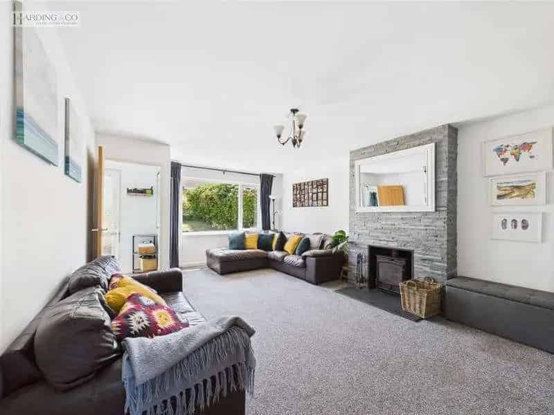 6 Bed House for Sale Breathtaking Sea Views Near Beach