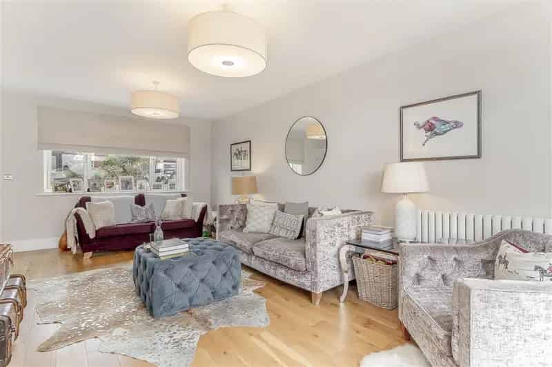 3 Bedroom Detached House to Rent