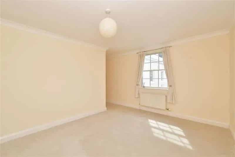 2 Bed Flat for Sale in Arundel