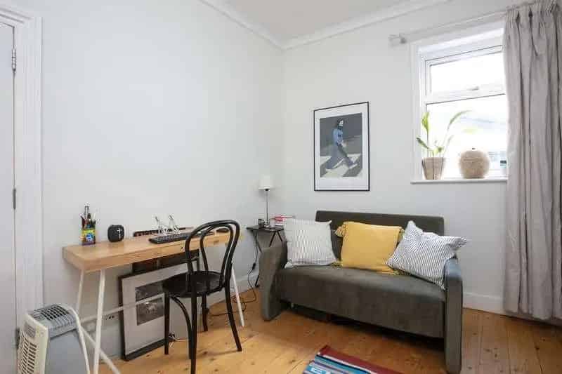 2 bed flat for sale