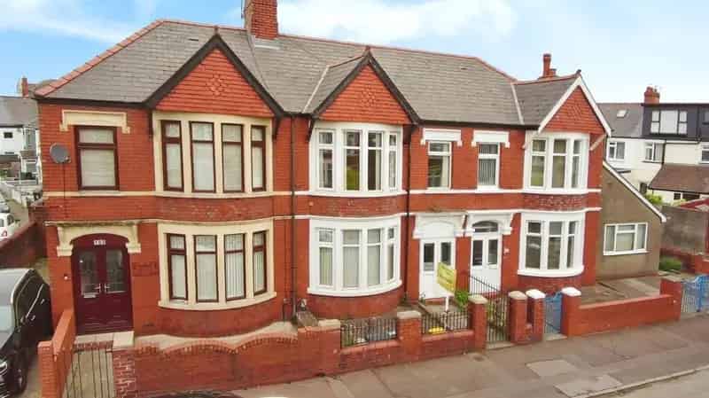 3 Bedroom Terraced House For Sale Near Amenities And Schools