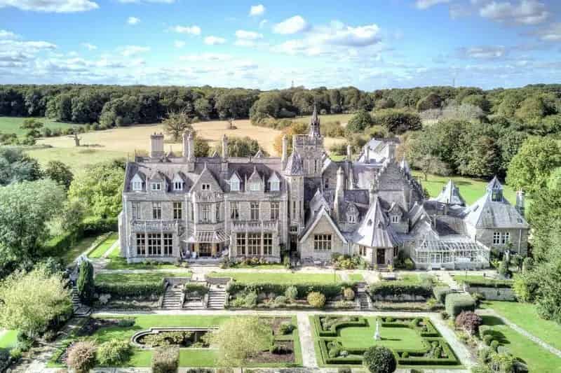 4 Bedroom Grade II Listed House Gilston Park 13 Acres Gardens Chain Free