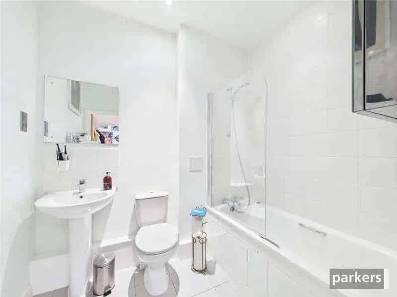 1 Bed Flat for Sale Leasehold 111 Years Remaining