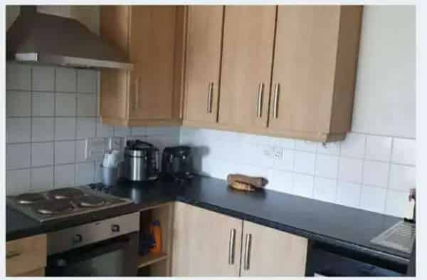 Spacious Canary Wharf Flat with Gated Parking