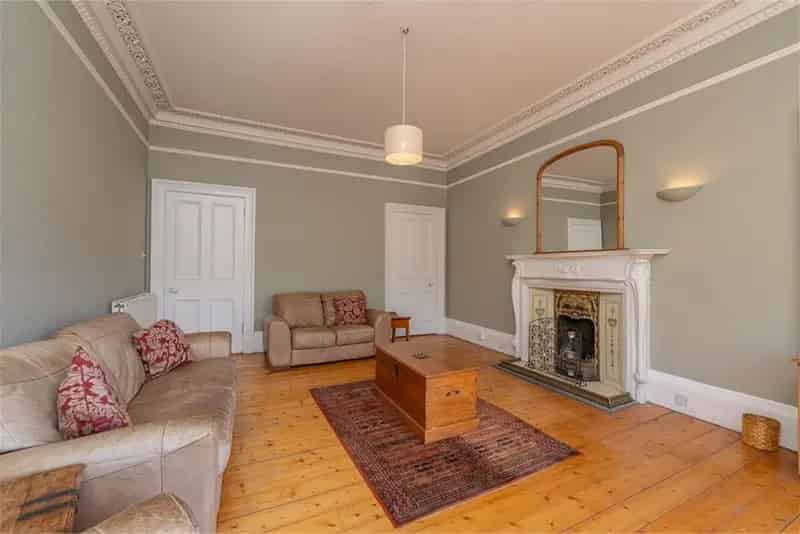 4 Bed Flat Top Floor Lauriston Edinburgh