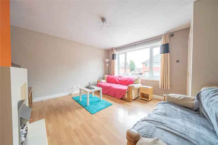 House For Sale in Leeds, England