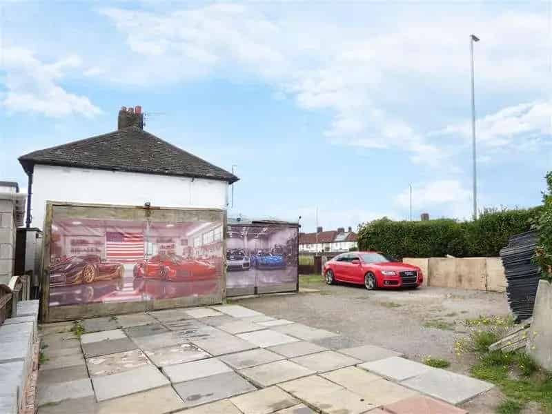 3 Bed End Terrace House For Sale Large Corner Plot
