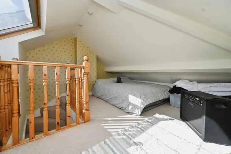4 Bed House for Sale Yeadon - Family Home with Orangery