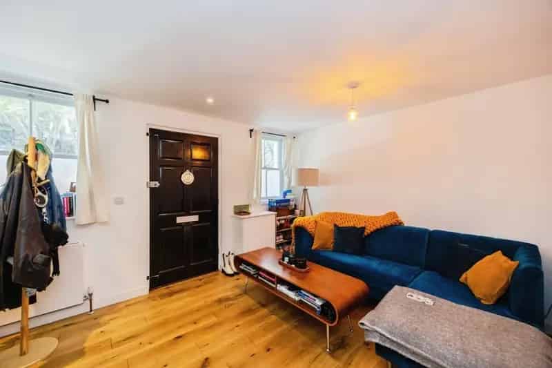 Three Bedroom Townhouse Near Southsea Common