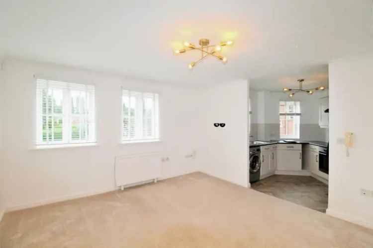 2 Bedroom Flat for Sale in St Margarets Chain Free Long Lease