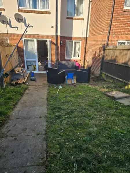 3 Bedroom House with 2 Parking Spaces and Large Garden