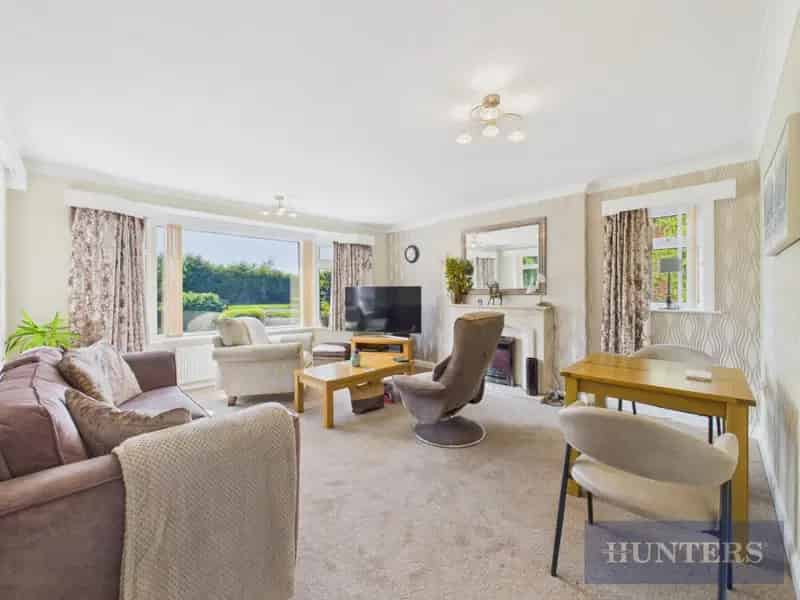 2 Bedroom Flat for Sale in Scarborough