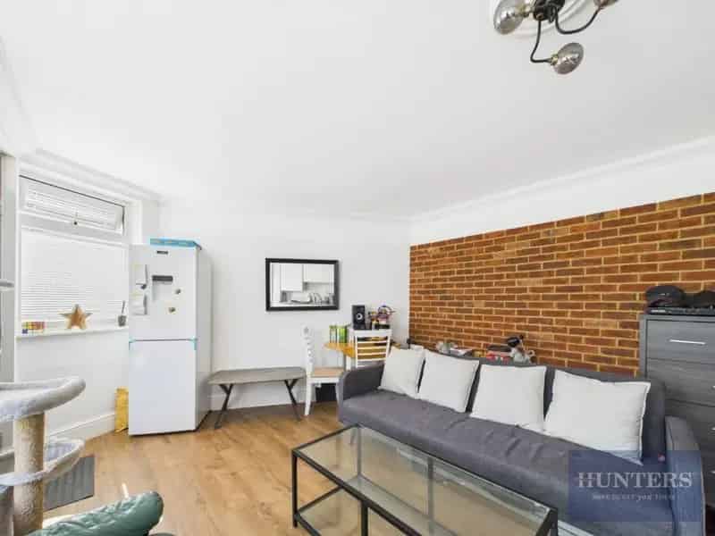 1 Bedroom Ground Floor Maisonette For Sale