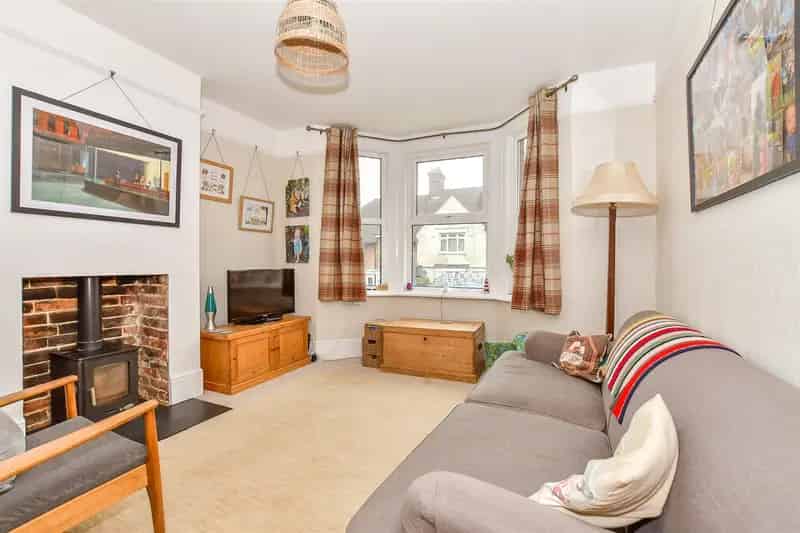 2 Bedroom Semi Detached House For Sale South Tonbridge