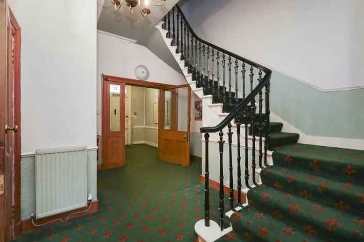 9 Bedroom Edinburgh Townhouse for Rent
