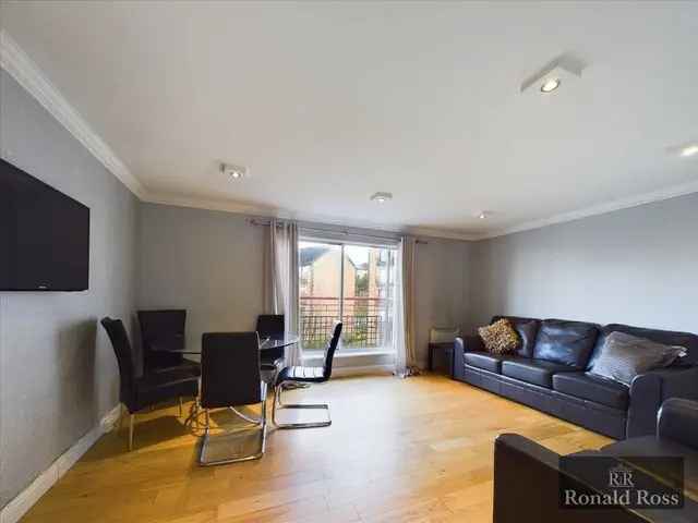 2 bedroom flat  for sale