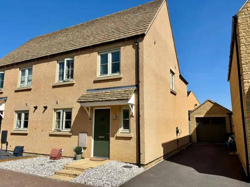 3 Bedroom Semi Detached House for Sale in Fairford