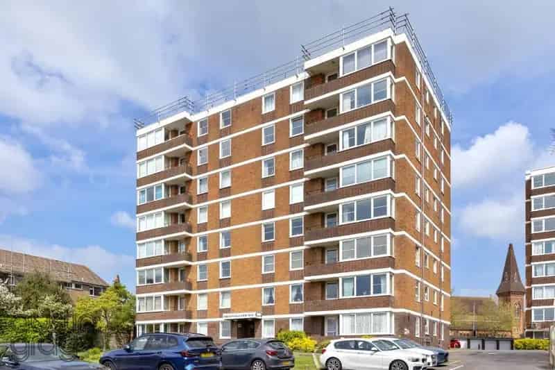 2 Bedroom Flat for Sale
