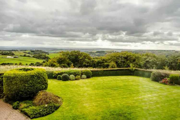 6 Bedroom Detached House for Sale in Queensbury