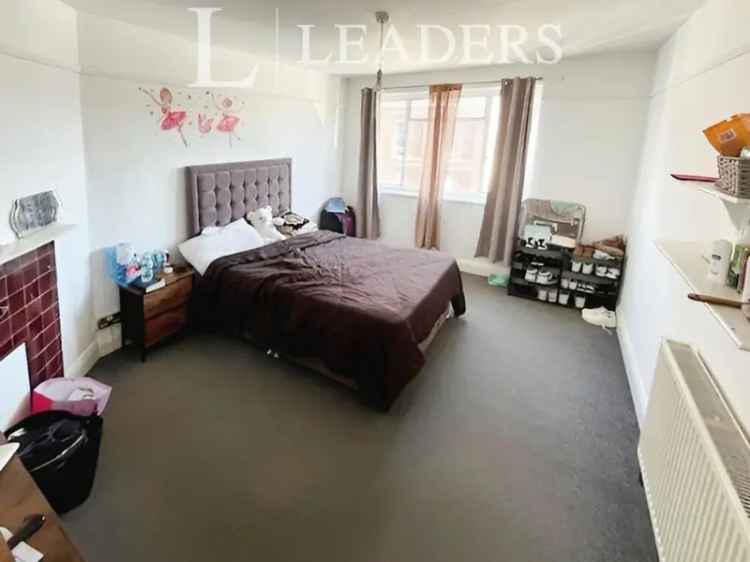 3 Bedroom Apartment in Central Brighton