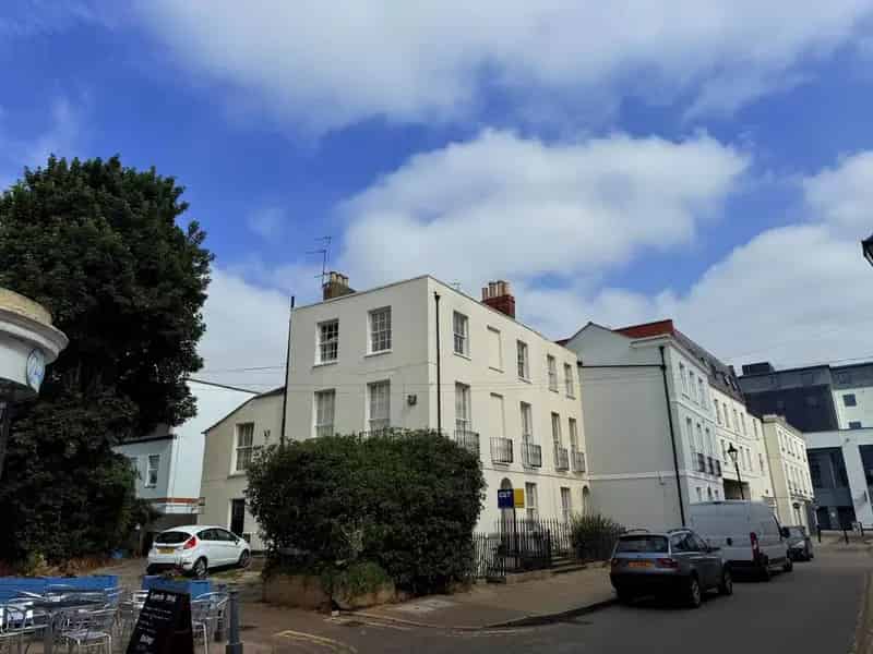 1 Bedroom Apartment for Sale in Cheltenham Spa