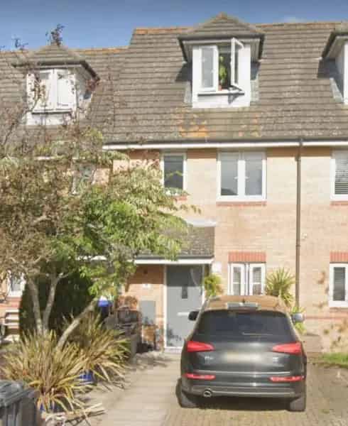 3 King-Size Bedroom Townhouse Near Schools