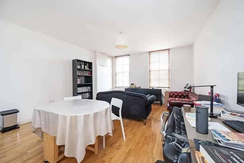 2 Bed Flat for Sale in Stepney